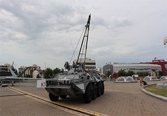 На выставке «MILEX – 2021» 140 ремонтный завод представил бронированную ремонтно-эвакуационную машину