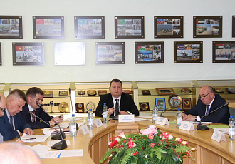 Организациями   Госкомвоенпрома   обеспечено   выполнение  запланированных       параметров        развития        по       итогам     4  месяцев 2020 года