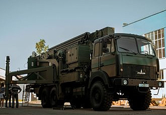 В войска связи Вооруженных Сил Республики Беларусь поступил очередной серийный образец новой цифровой радиорелейной станции Р-414МБРП