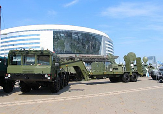 Презентация автопоезда-тяжеловоза в составе седельного тягача МЗКТ–741501 и полуприцепа МЗКТ–720100