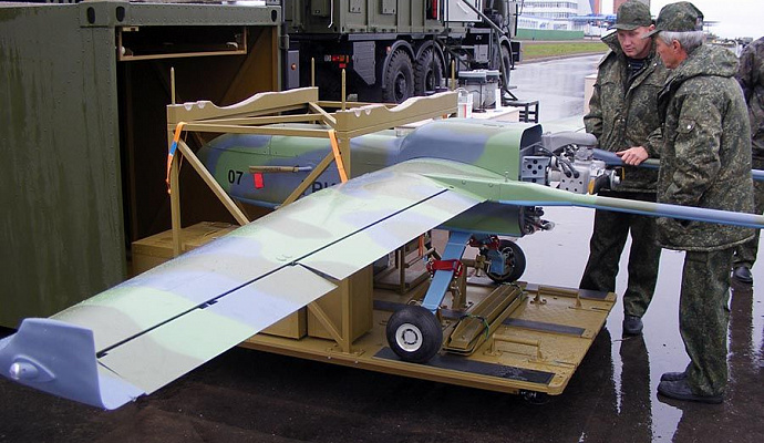 Председатель Госкомвоенпрома провел смотр готовности ВВСТ, задействованных в демонстрационном показе к ССУ «Запад-2013»