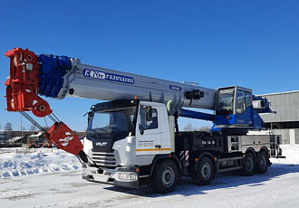 Russian 70-Tonnes Crane Receives New MZKT-750003 Chassis