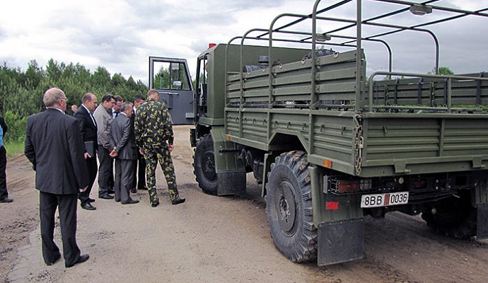 Тест-драйв шасси МЗКТ-500200