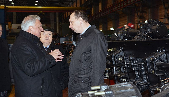 Руководитель Правительства Михаил Мясникович посетил ОАО «Минский завод колесных тягачей»
