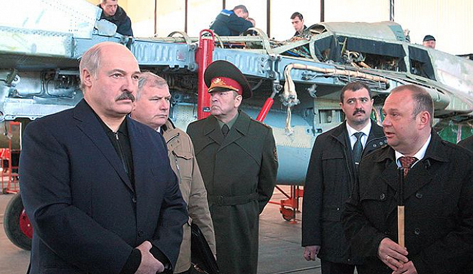 Президент Республики Беларусь Александр Лукашенко посетил ОАО «558 Авиационный ремонтный завод»