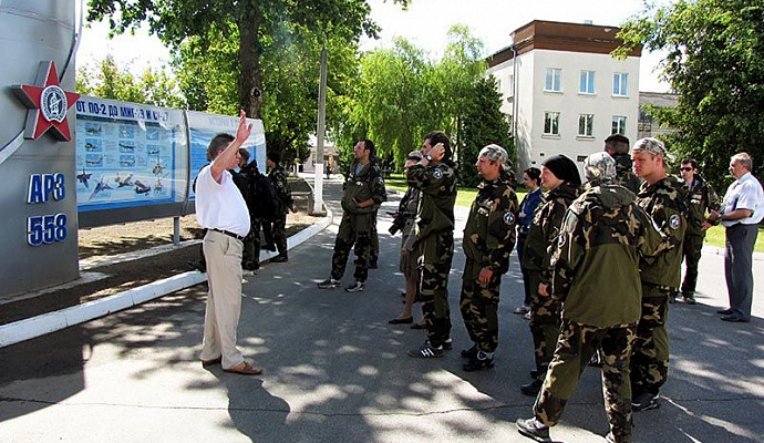 Участники проекта «Блогеры в армии» посетили ОАО «558 Авиационный ремонтный завод».